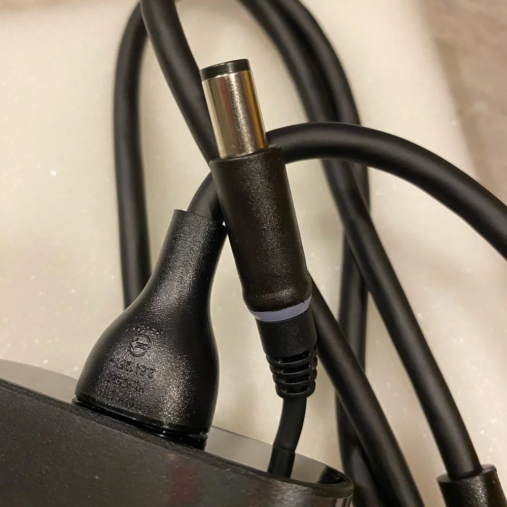 NWT Dell Slim Power Adapter 65W 7.4 mm with 1 meter power cord and AC Duckhead